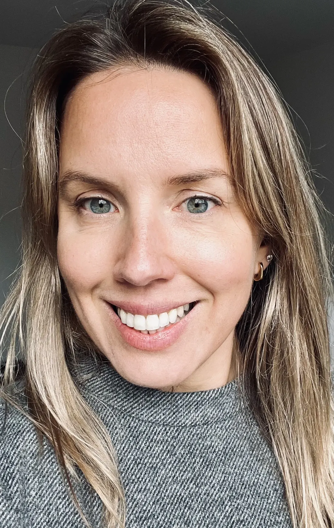 Rebecca Sells, founder and colour practitioner at The Colour Doc, photographed in natural light